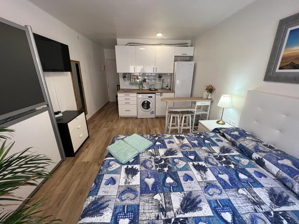 Roger Apartamentos กัมบริลส์ ภายนอก รูปภาพ